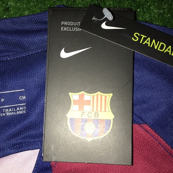 Nike FC Barcelona 2019-2020 Men’s Home Soccer Jersey🆕 - Picture 9 of 15